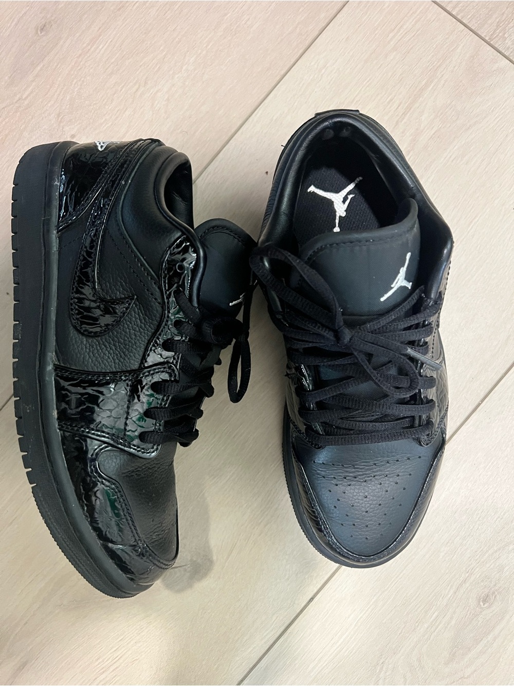 Nike Black Low-Top Patent Leather Sneakers with White Jumpman